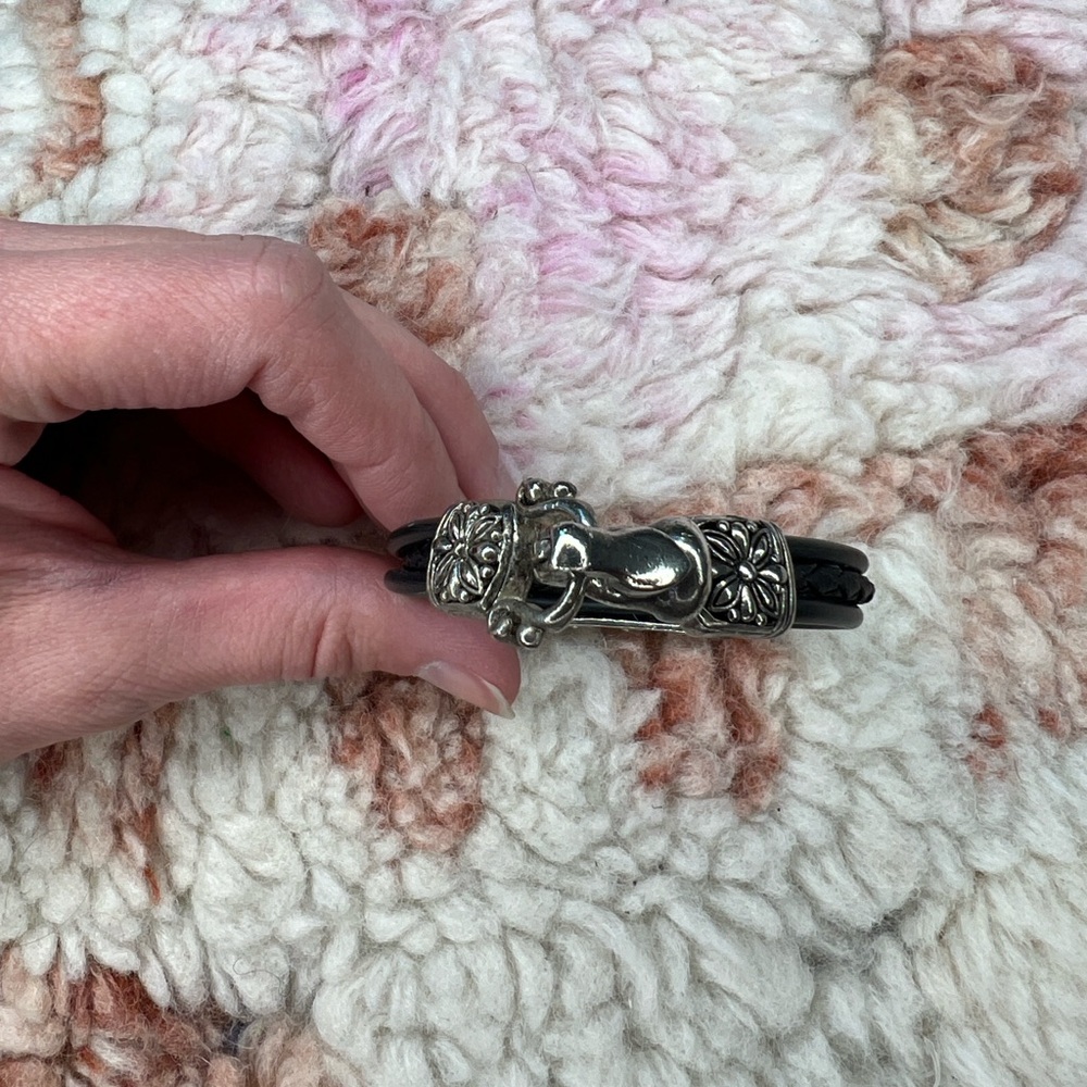 Silver Floral Medallion Leather Bracelet – 7.5” | Magnetic Clasp | Boho Chic - Picture 6 of 8